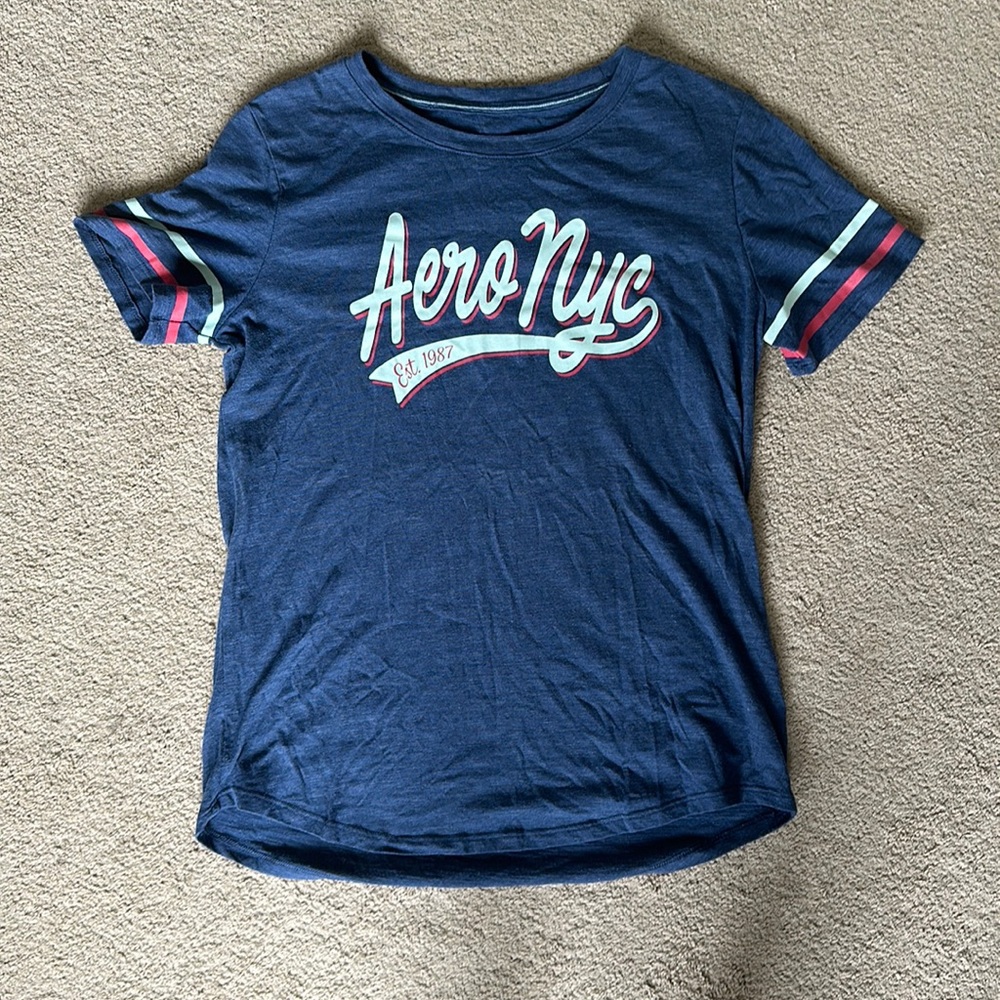 Medium Relaxed Fit Aéropostale T-shirt